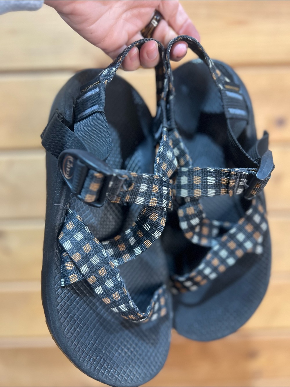 Chaco Z/Cloud Sandals Men’s 9 Black Cushioned Hiking Water Sandals